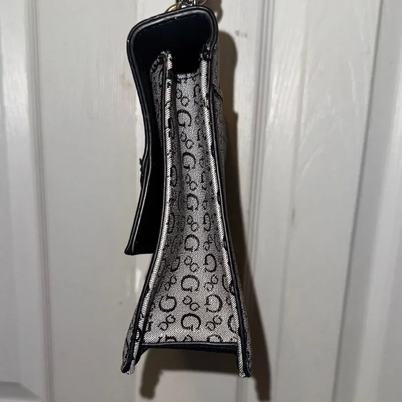 Guess Black and Gray Patterned Crossbody Bag - Picture 2 of 13
